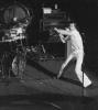 pete-townsend-smashing-guitar